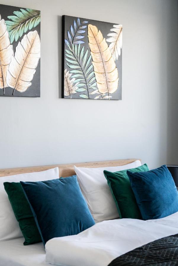 Stylish Apartment Near Wroclavia For 4 Guests By Noclegi Renters Breslavia Esterno foto