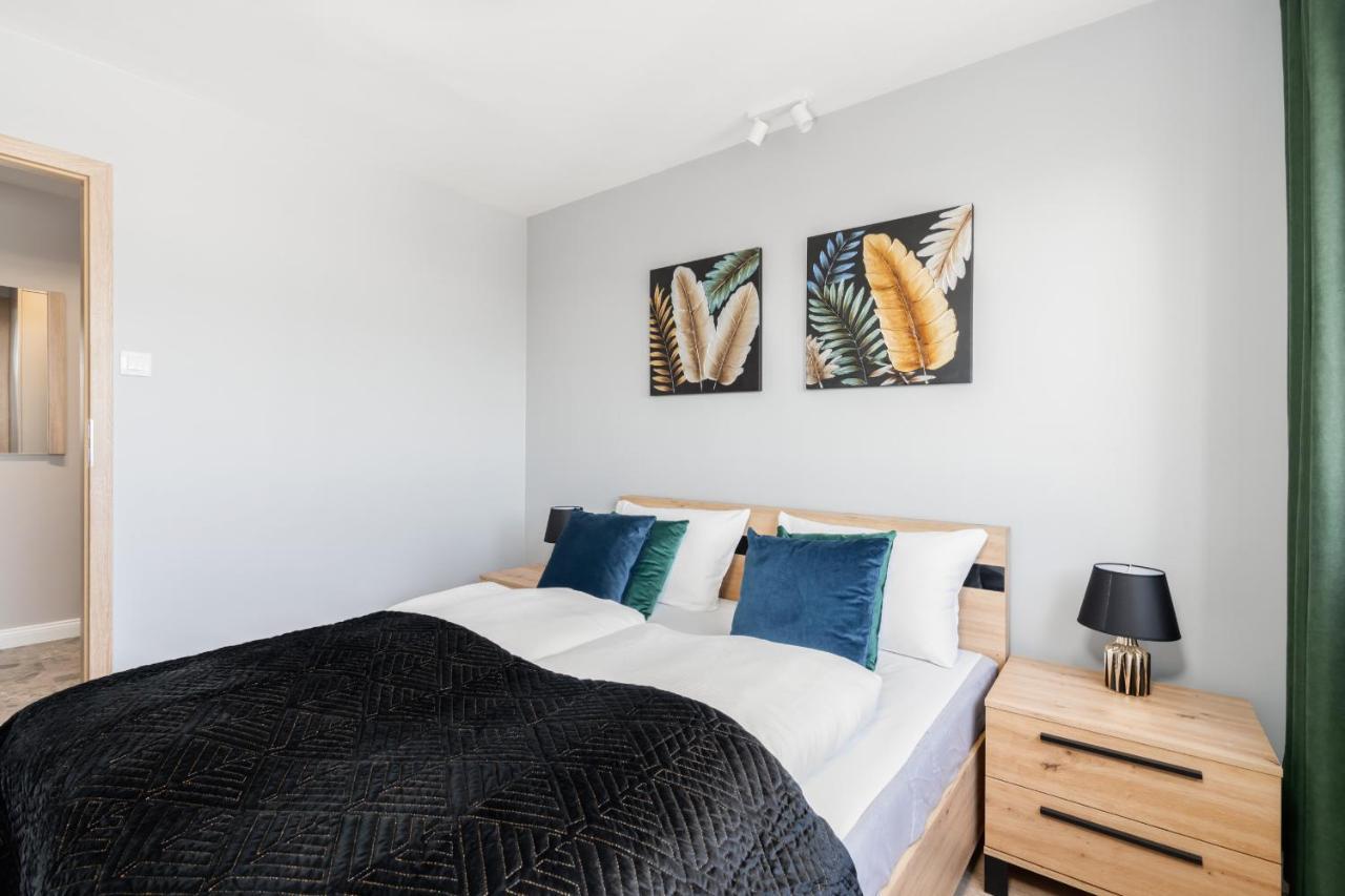 Stylish Apartment Near Wroclavia For 4 Guests By Noclegi Renters Breslavia Esterno foto
