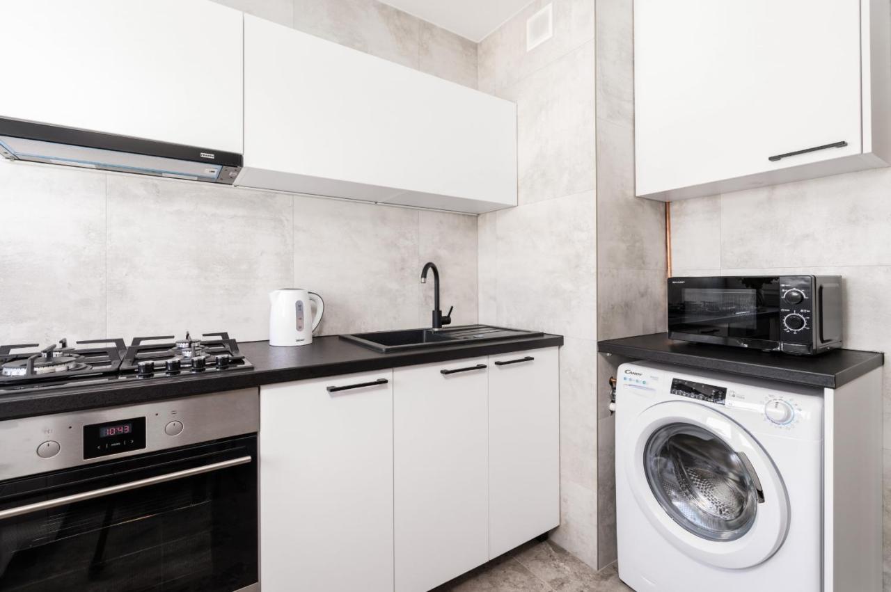 Stylish Apartment Near Wroclavia For 4 Guests By Noclegi Renters Breslavia Esterno foto